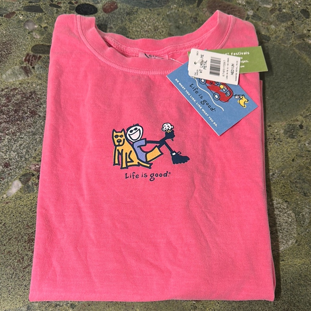 New with tags Medium Life Is Good  Short Sleeve Tee